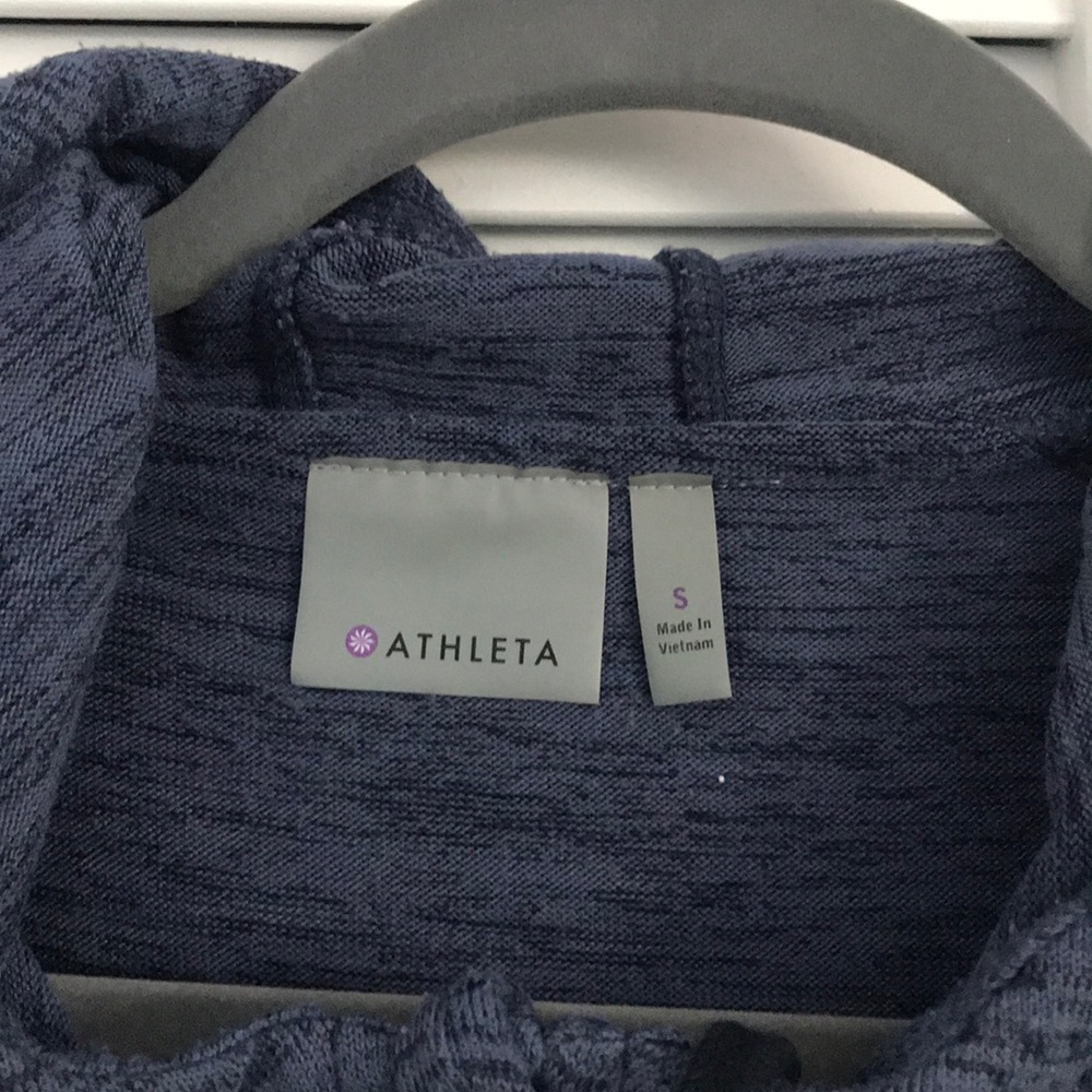Two sweatshirts - Picture 2 of 6